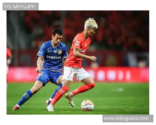 中超焦点战：巴黎圣日耳曼平本菲卡意外引发全场热议